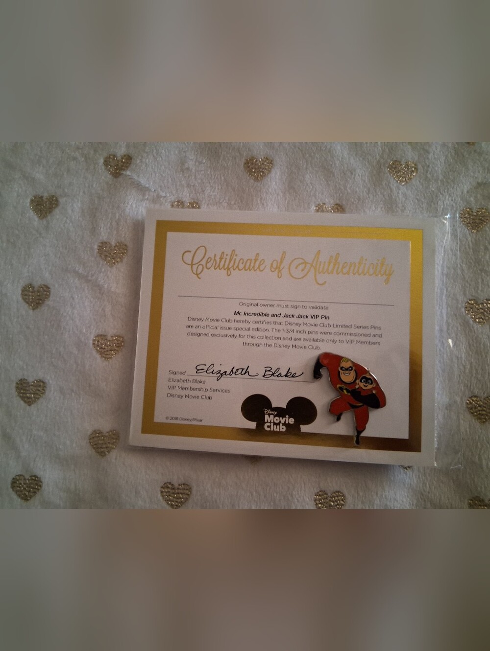 *NIP* Disney "The Incredibles" Pin & Certificate of Authenticity